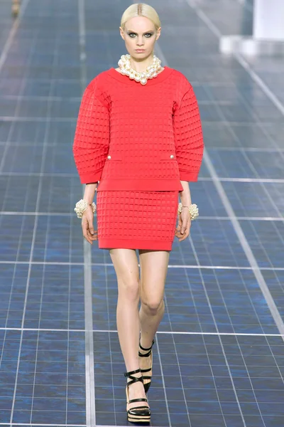 Look 30